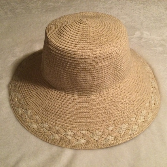 Accessories - Cute Hat for the Summer Sun, the Beach and More!